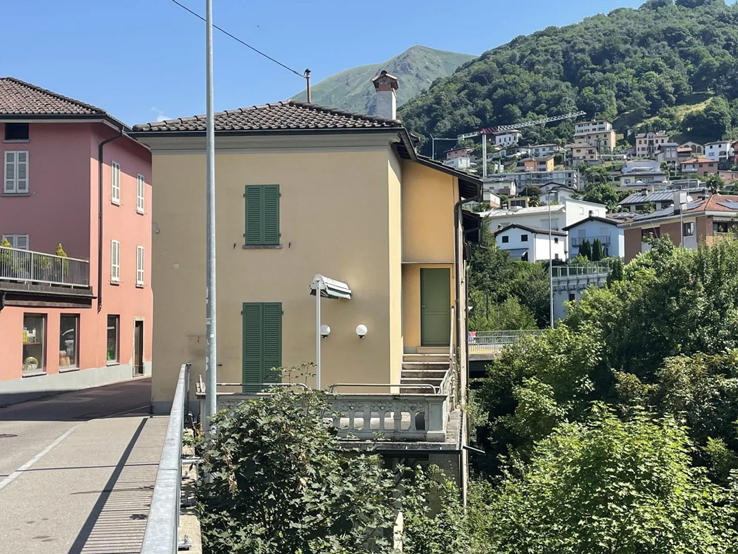 Interesting property for renovation in the heart of Tesserete - Photo 3 of 11