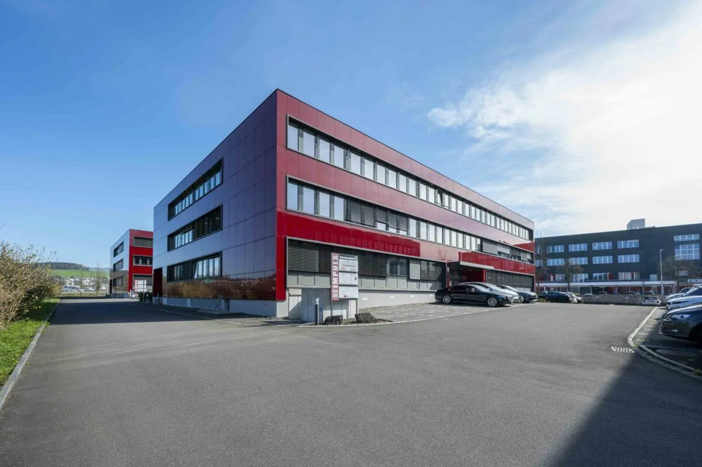 Premium Working Environment in Baar for Visionary Companies - Photo 1 of 12