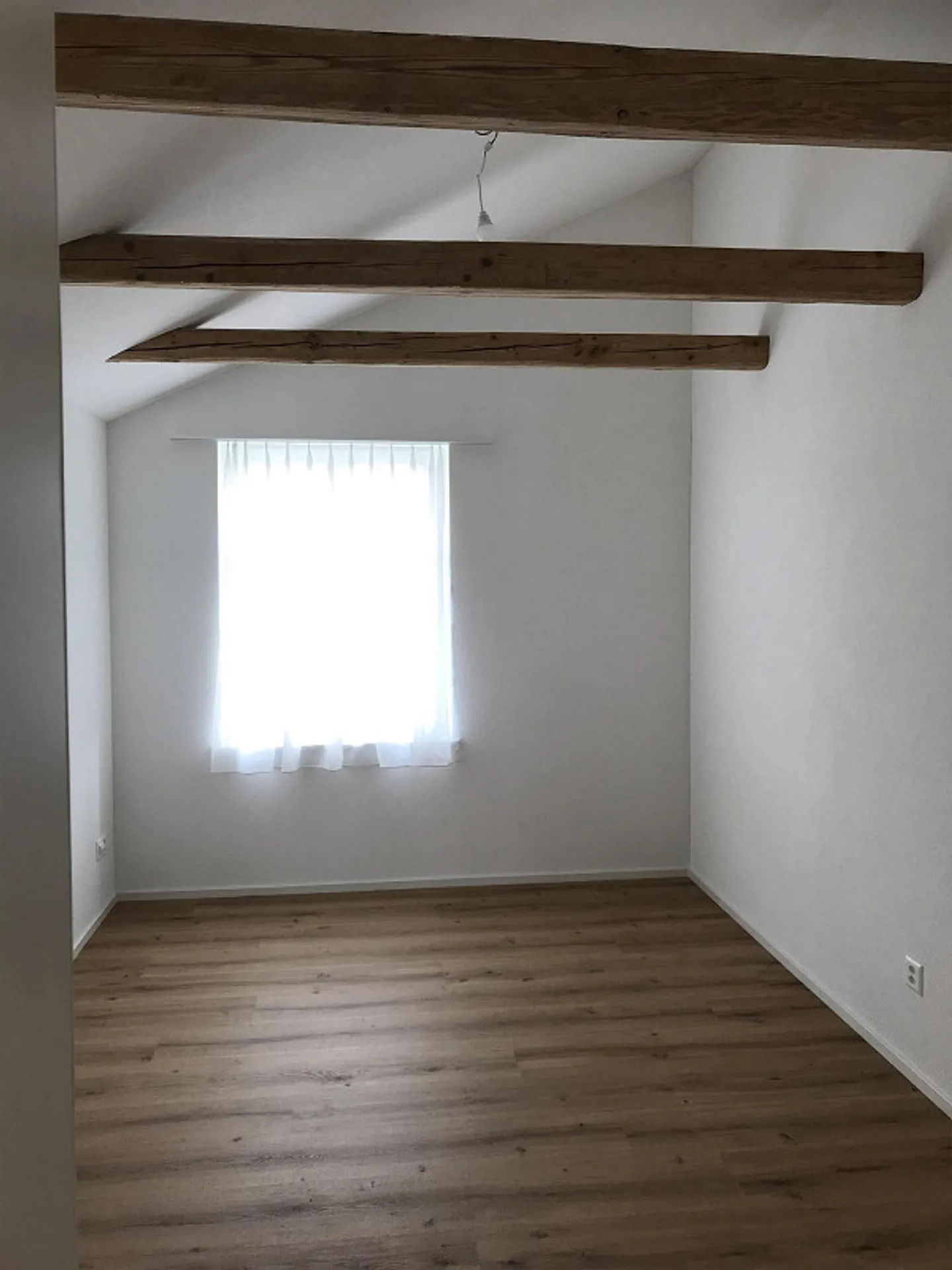 Spacious 4.5 Room Apartment 124 m2 - Photo 3 of 11