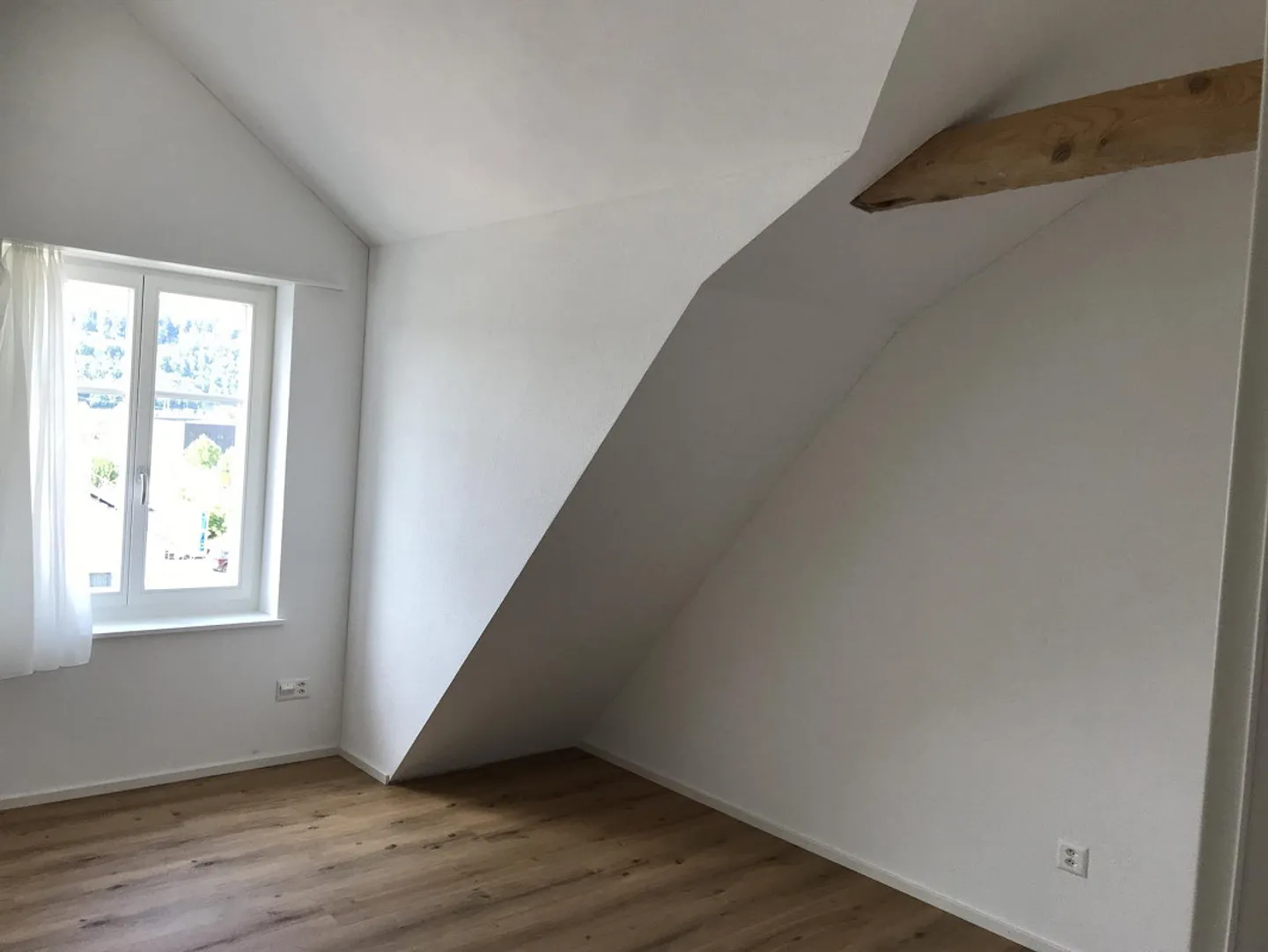 Spacious 4.5 Room Apartment 124 m2 - Photo 4 of 11