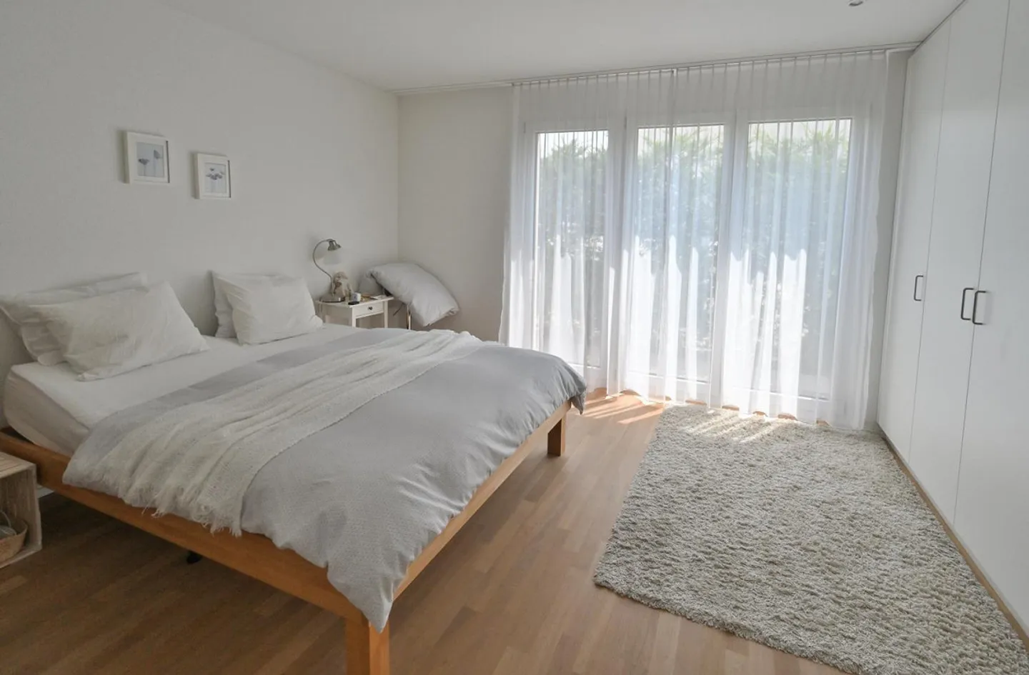 Appartamento giardino spazioso e soleggiato di 4,5 stanze con alto standard - Foto 6 di 11
