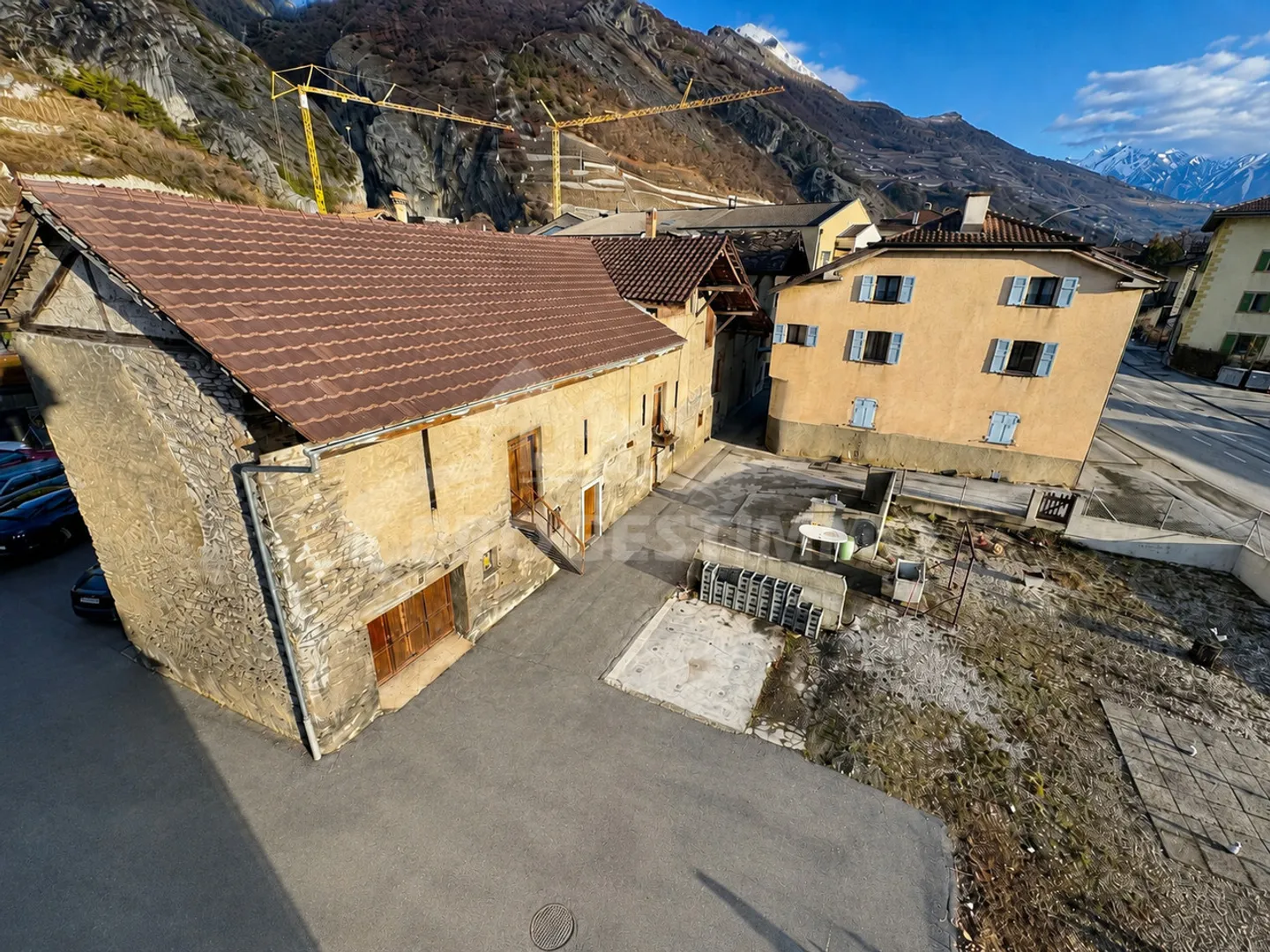 Propriété d'investissement avec grand potentiel - Photo 1 sur 10