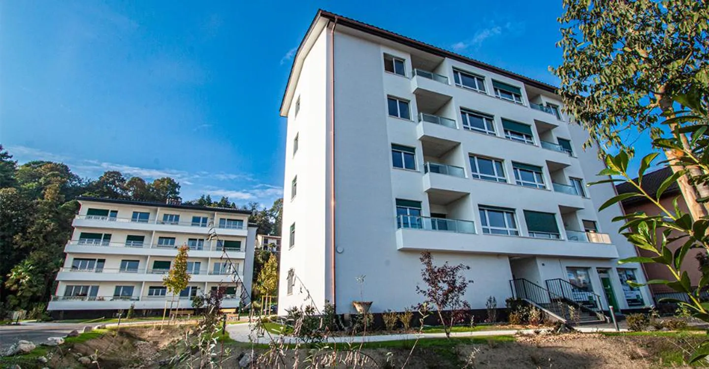 Caslano-Opposite the FLP station-We rent a renovated studio apartment - Photo 2 of 7
