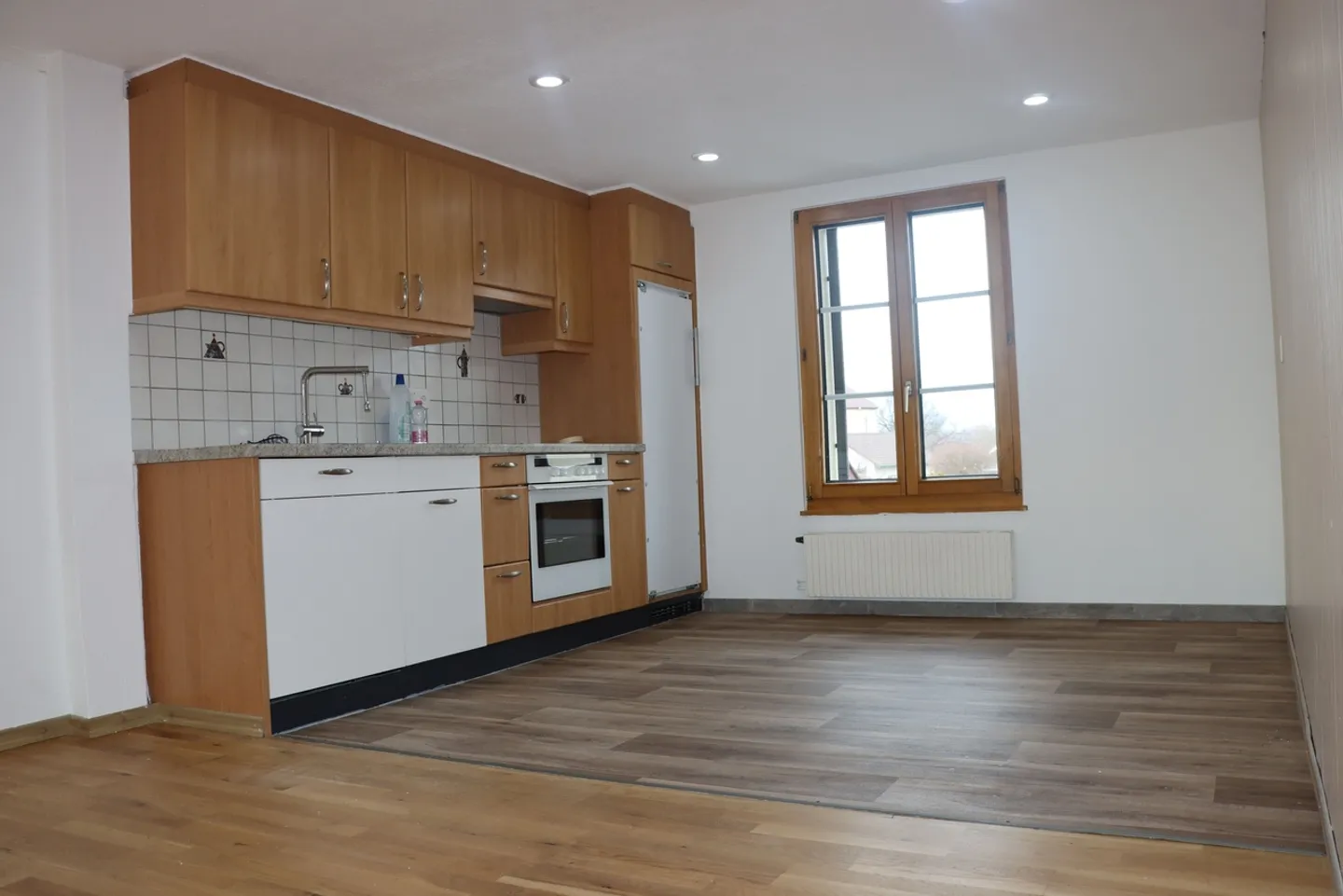 Appartement lumineux de 5,5 pièces avec grande terrasse à Derendingen - Photo 2 sur 10