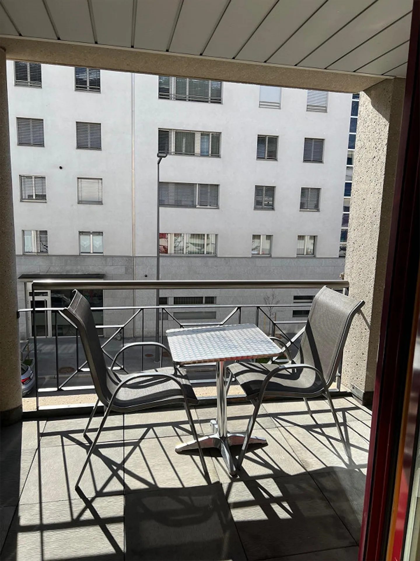 Studio meublé avec balcon au centre de Siders - Photo 3 sur 4