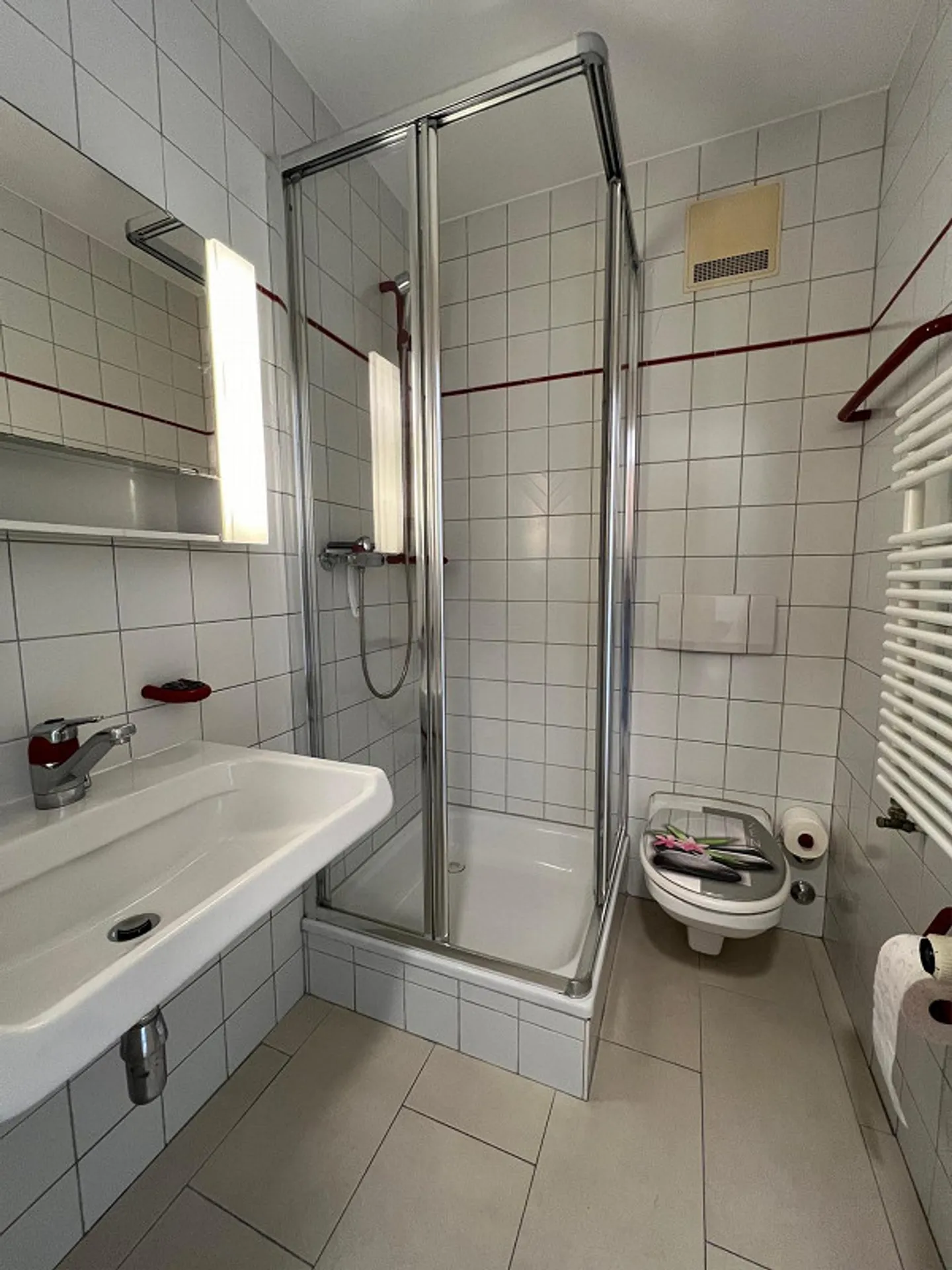 Studio meublé avec balcon au centre de Siders - Photo 4 sur 4