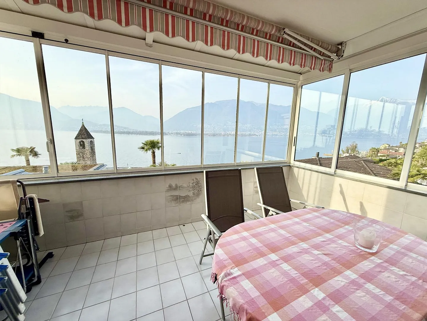 Holiday home with three apartments - Photo 4 of 20