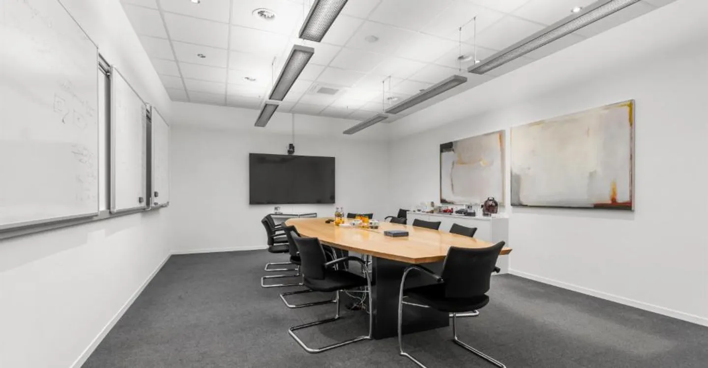 Office or Retail Space in the Heart of Pfäffikon SZ - Photo 6 of 10
