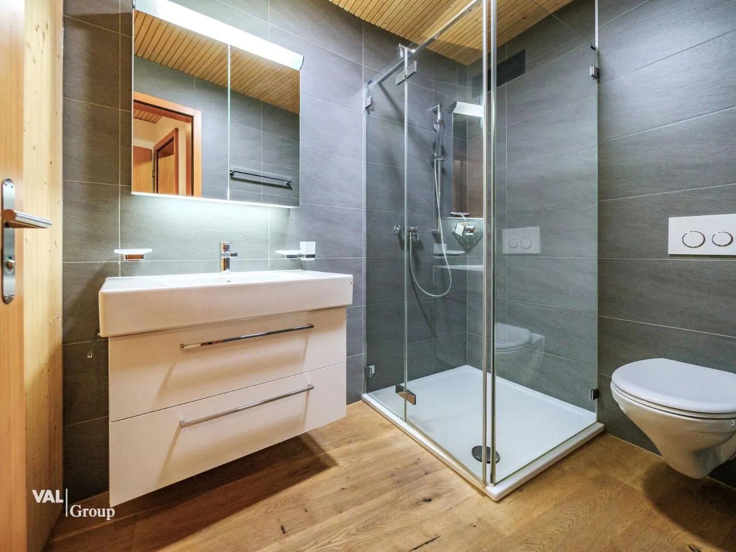 Casa Walliser ristrutturata nel vecchio centro del villaggio di Leuk - Foto 10 di 13