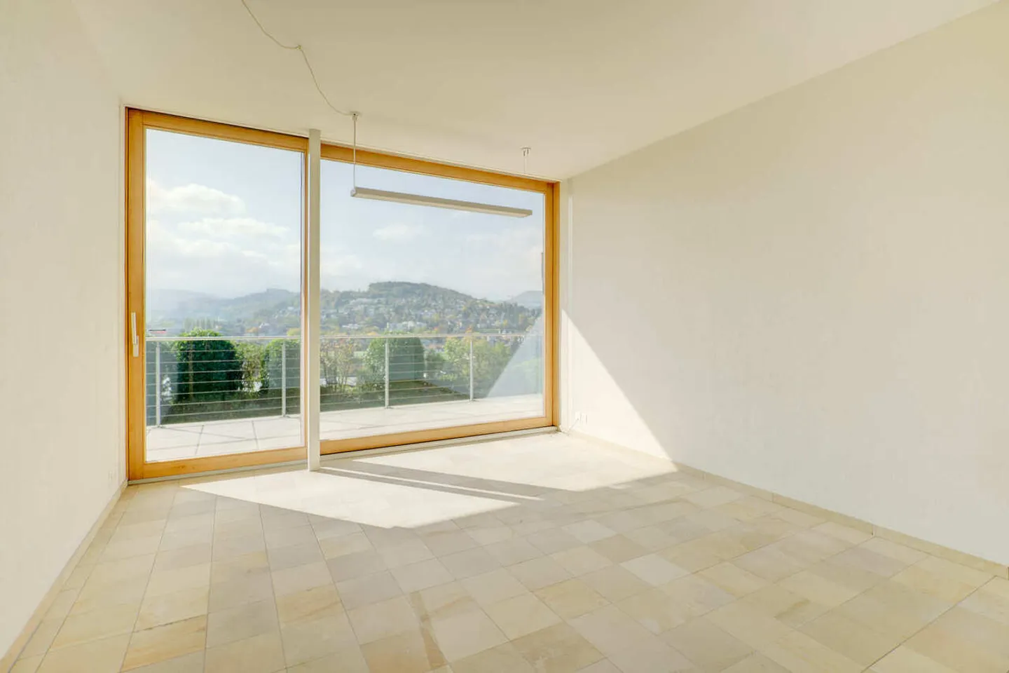 Exclusive living in a sun-drenched location - Photo 7 of 15