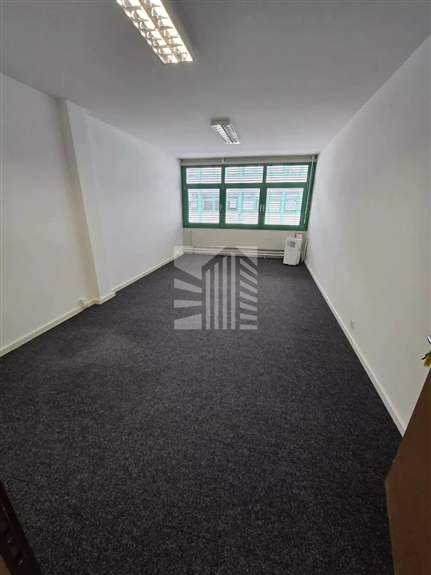 «Kleine, praktische Geschäftsräume» - Foto 2 von 4