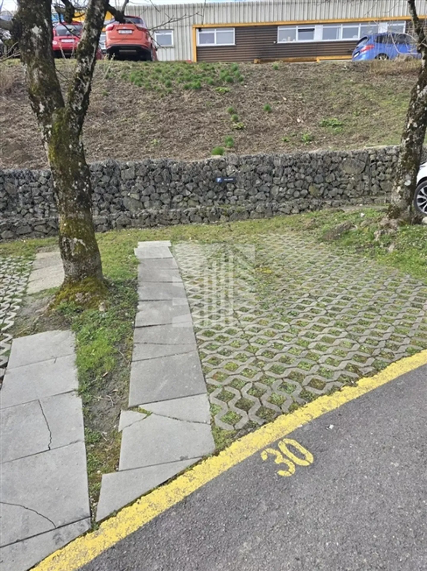 «Kleine, praktische Geschäftsräume» - Foto 4 von 4