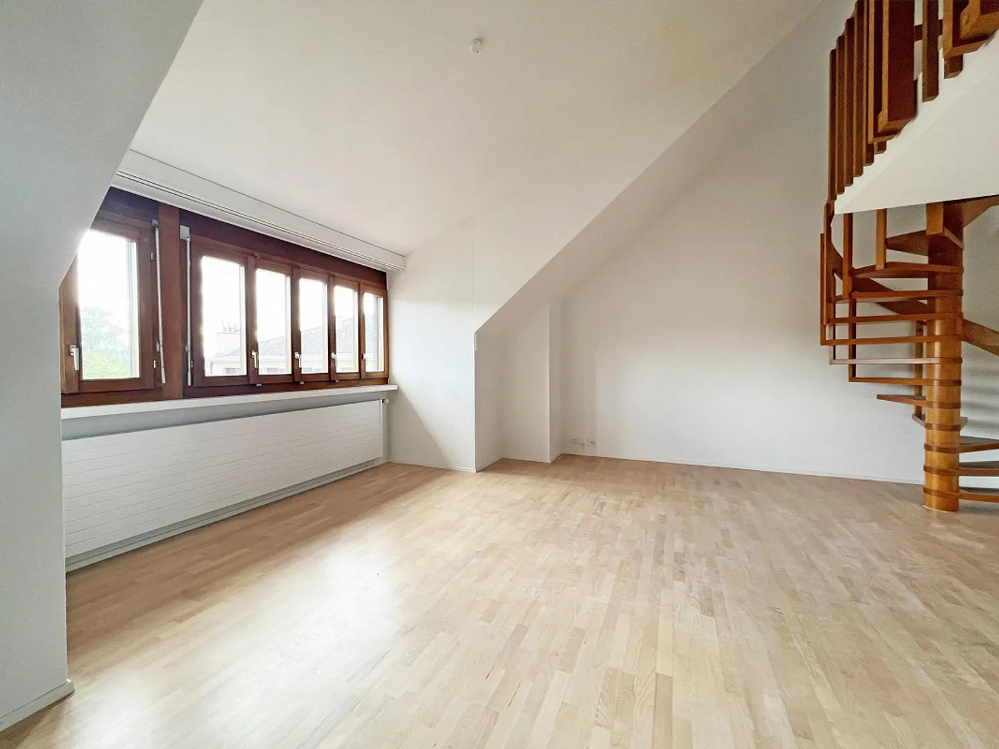 3.5-room attic apartment with gallery in Bülach - Photo 8 of 12