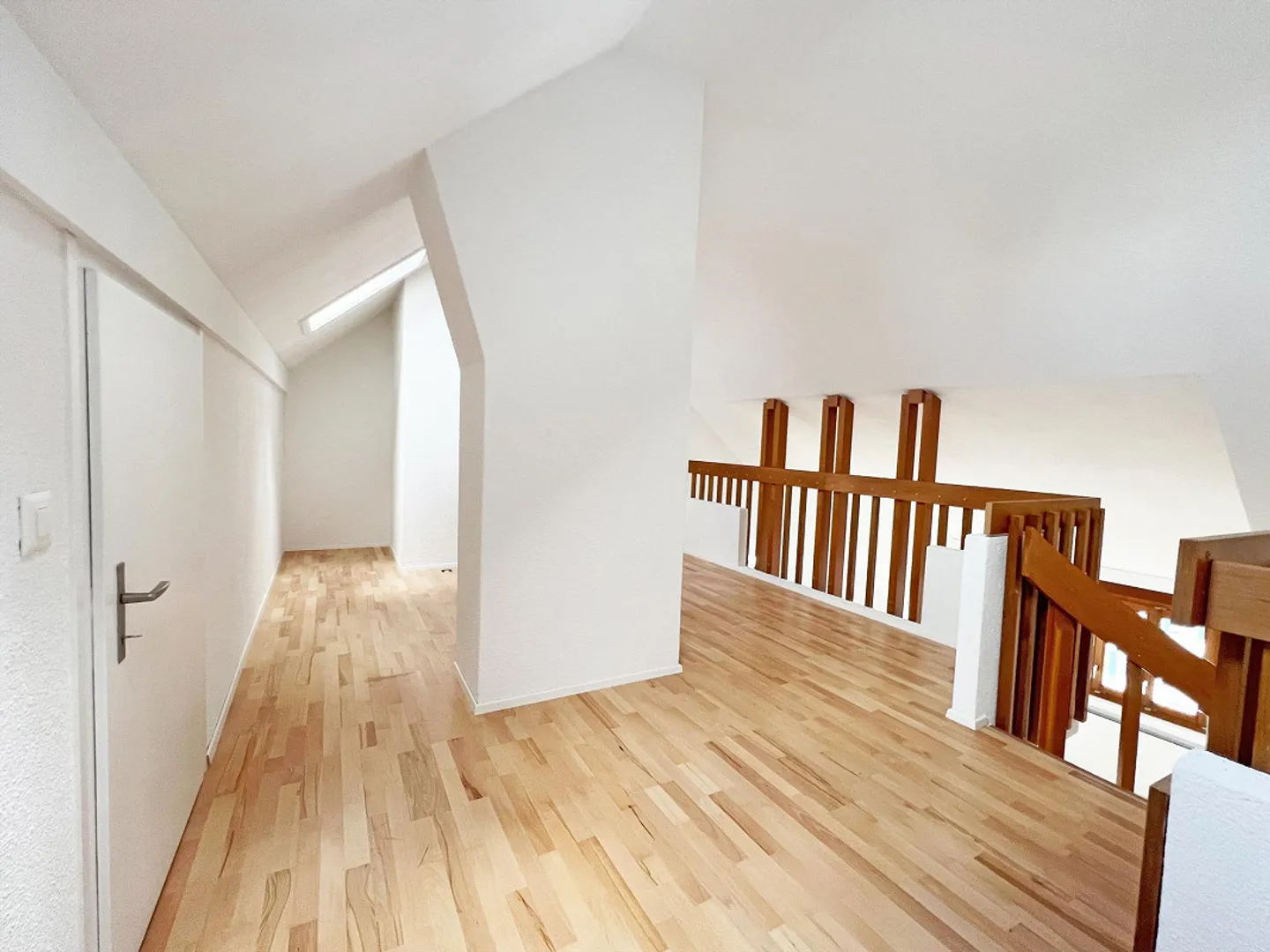 3.5-room attic apartment with gallery in Bülach - Photo 10 of 12