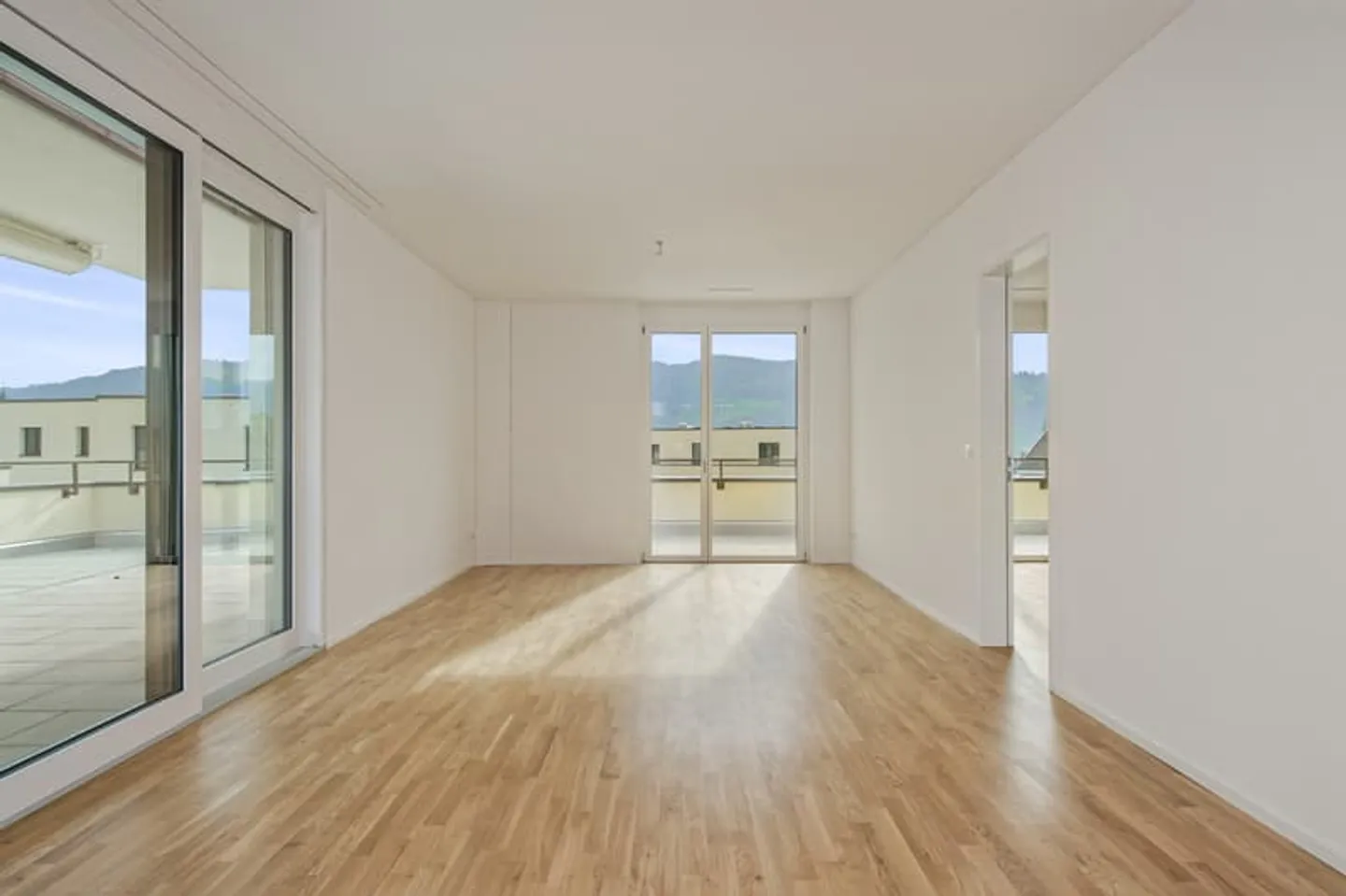 «Neubauwohnung an traumhafter Lage direkt am Seeufer in Rapperswil-Jona» - Foto 1 von 6