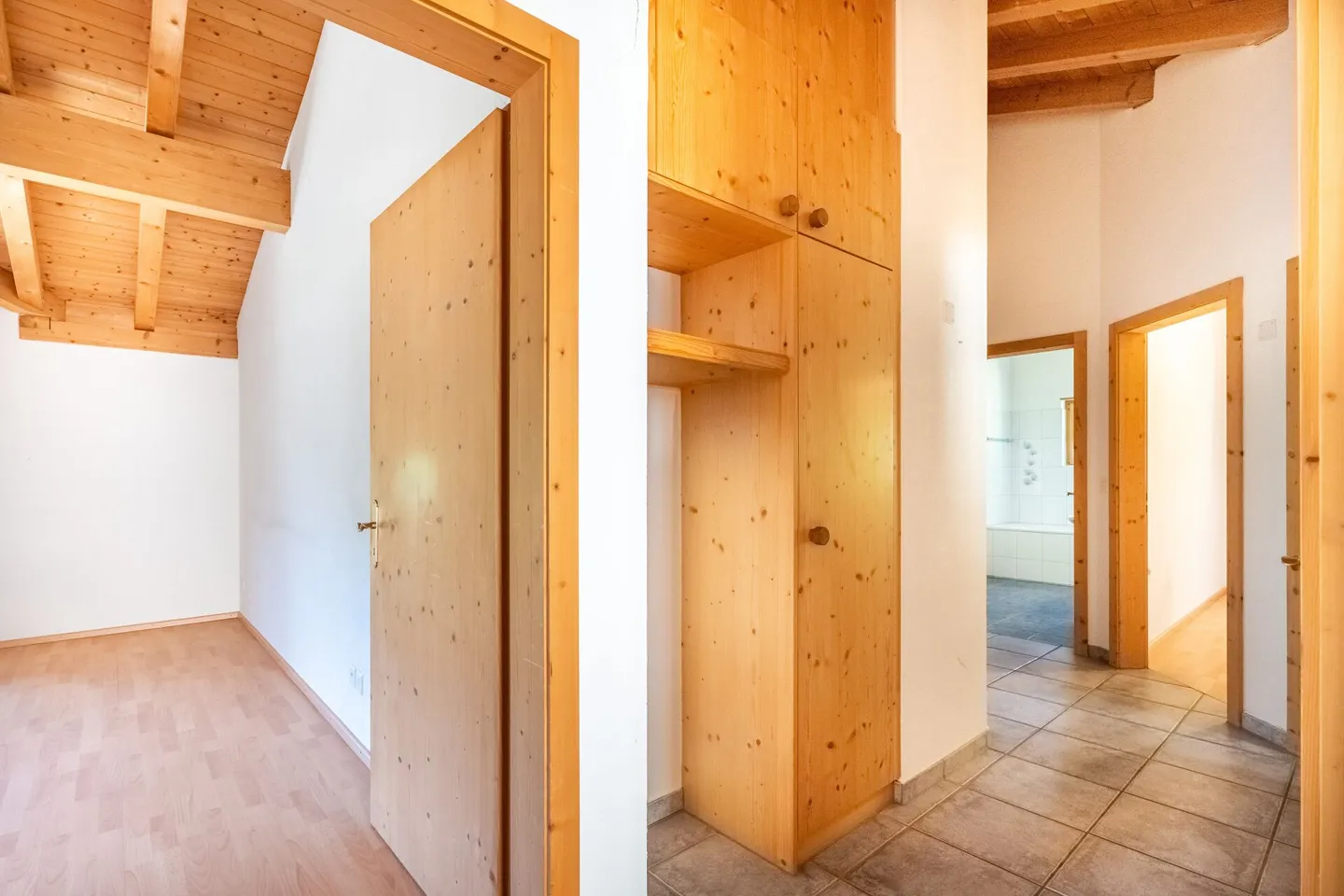 Charming 4.5-Room Single-Family House - Photo 5 of 18