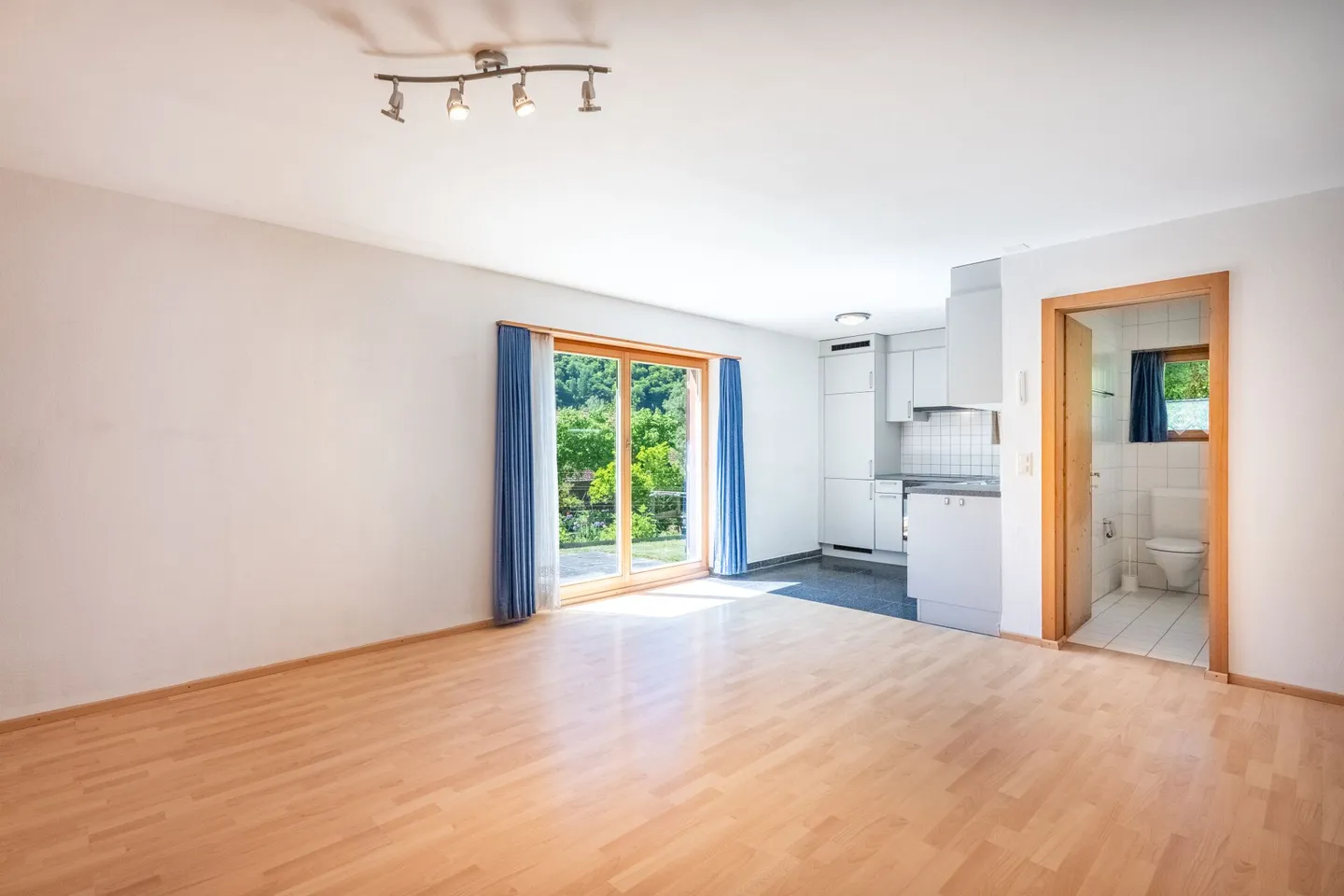 Charming 4.5-Room Single-Family House - Photo 9 of 18