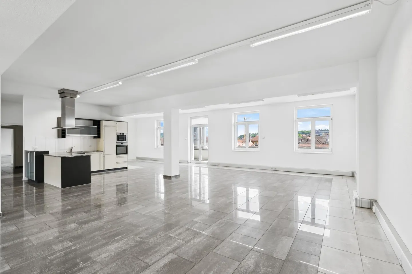 Appartement Loft Stylé avec Vue - Photo 2 sur 6