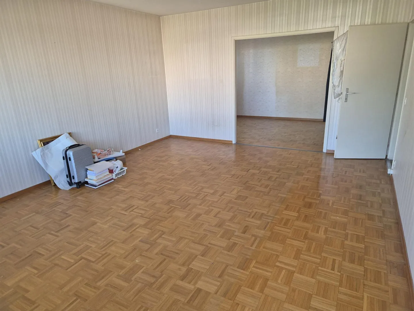 geräumige 5,5-Zimmer-Wohnung mit Aussicht in Nyon - Foto 4 von 10