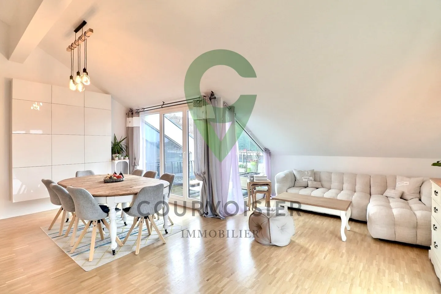 4,5-Zimmer-Wohnung mit Charakter, Komfort und ländlichem Blick - Foto 2 von 7