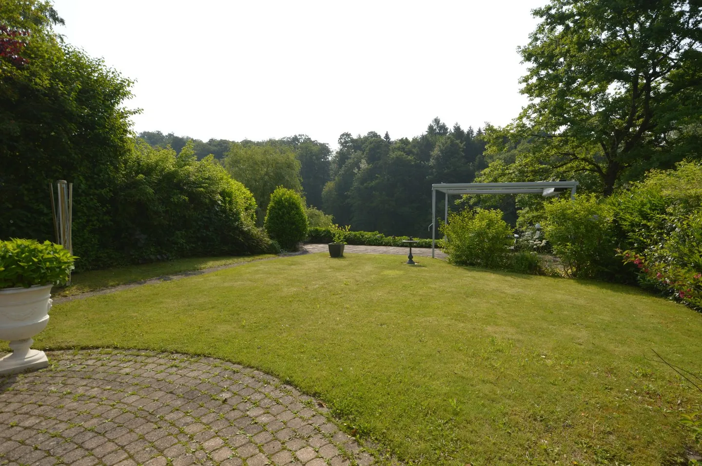 Charming single-family house with idyllic garden and stunning view - Photo 1 of 14