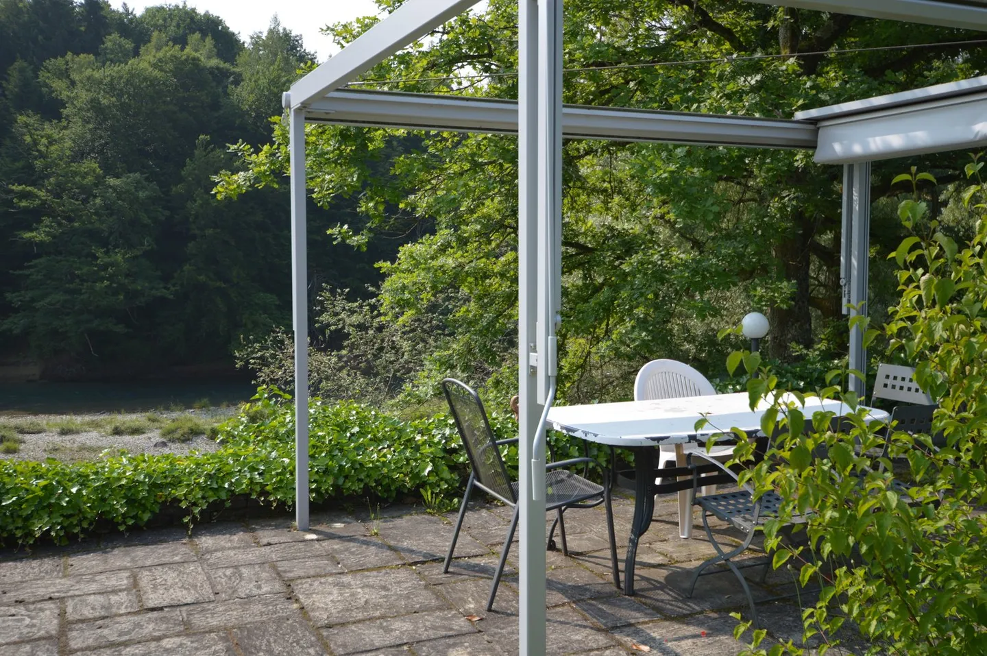 Charming single-family house with idyllic garden and stunning view - Photo 3 of 14