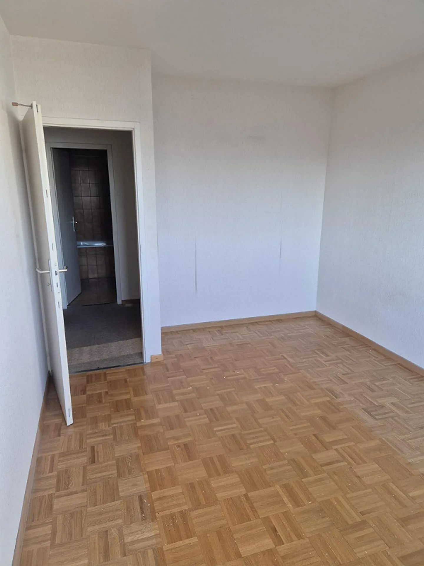 geräumige 5,5-Zimmer-Wohnung mit Aussicht in Nyon - Foto 7 von 10