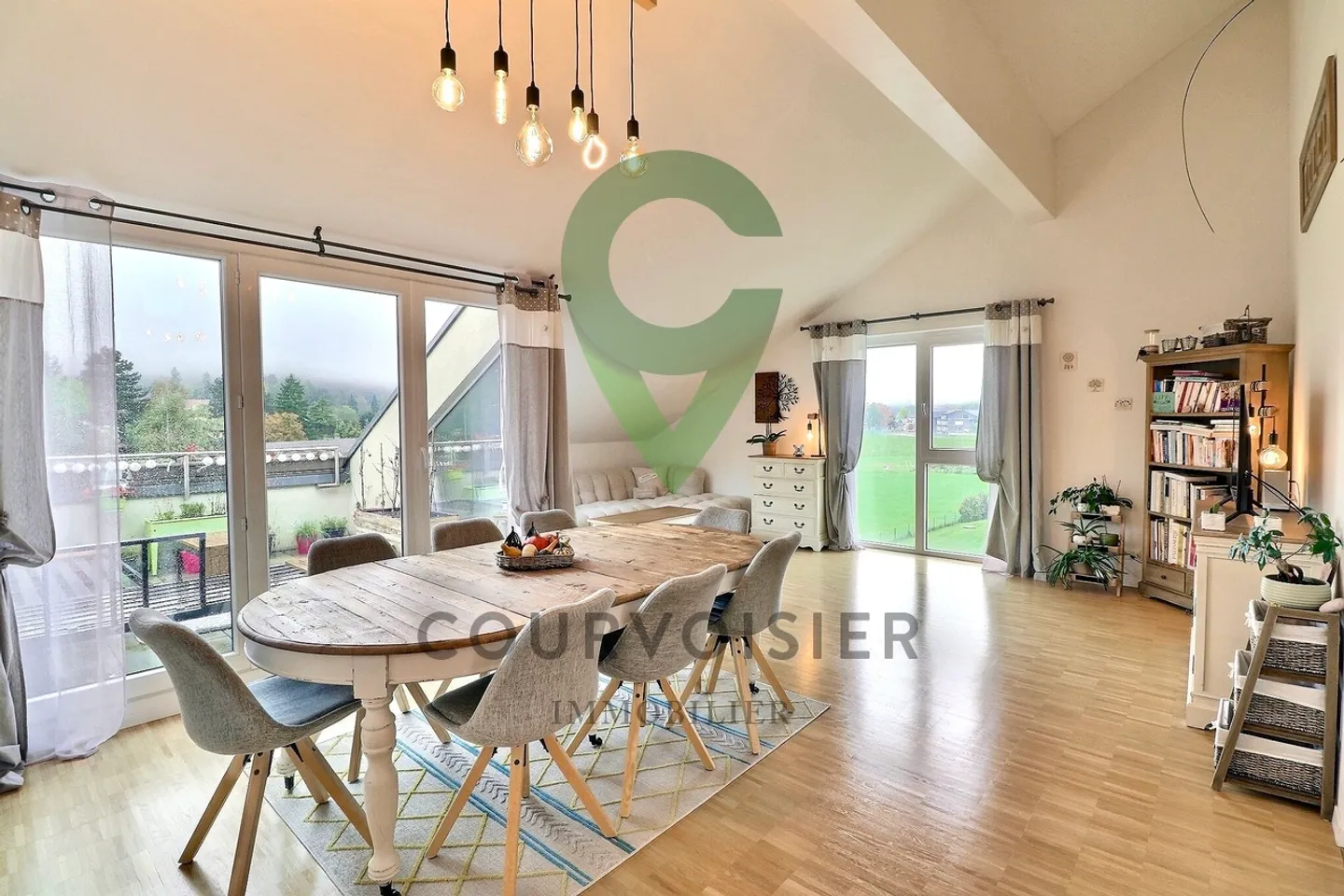 4,5-Zimmer-Wohnung mit Charakter, Komfort und ländlichem Blick - Foto 1 von 7