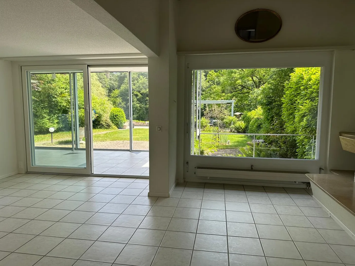 Charming single-family house with idyllic garden and stunning view - Photo 8 of 14