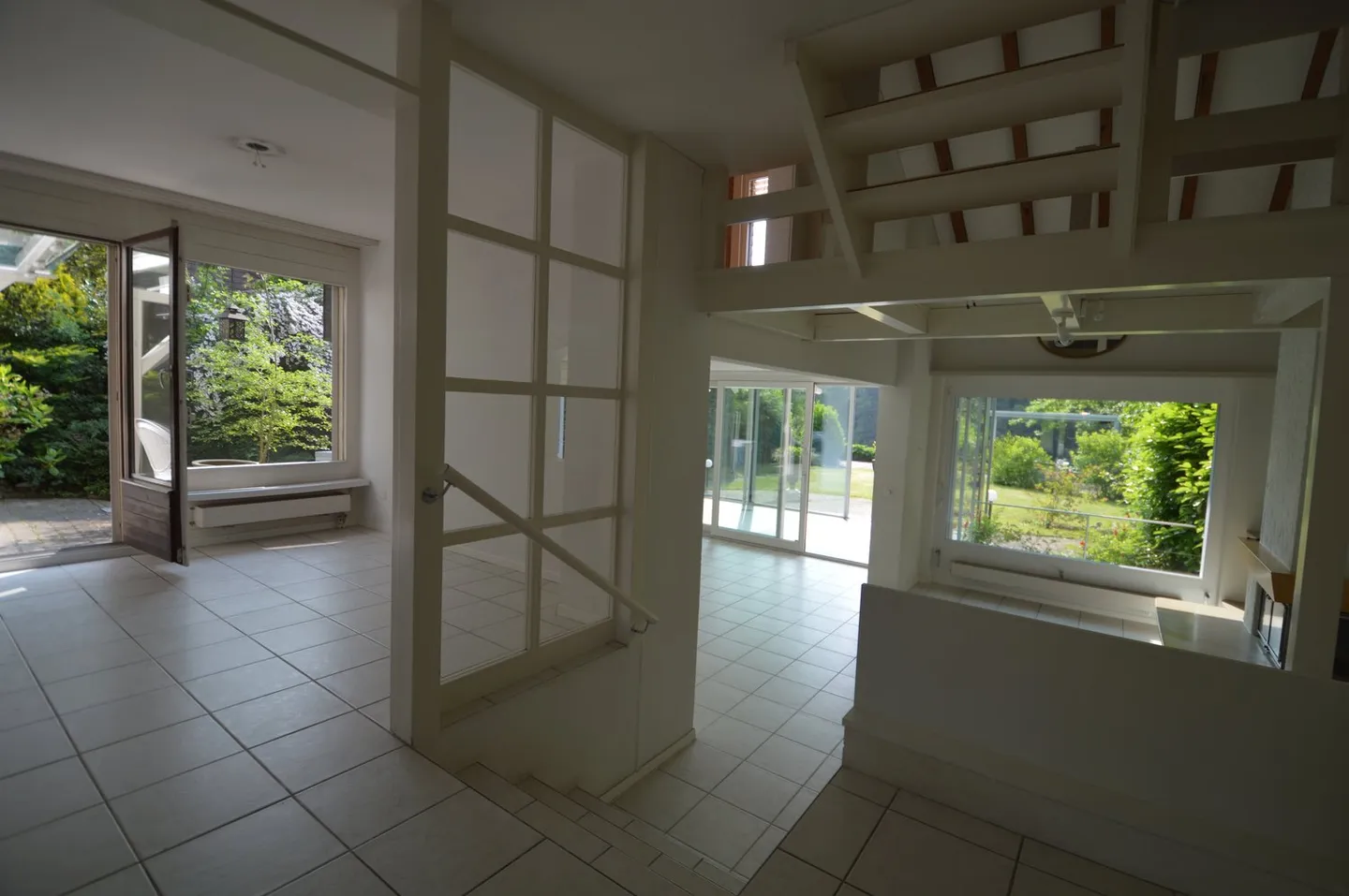 Charming single-family house with idyllic garden and stunning view - Photo 7 of 14