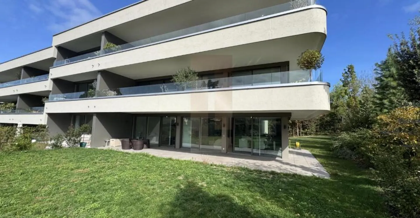 Superb furnished apartment on garden level - Photo 10 of 11