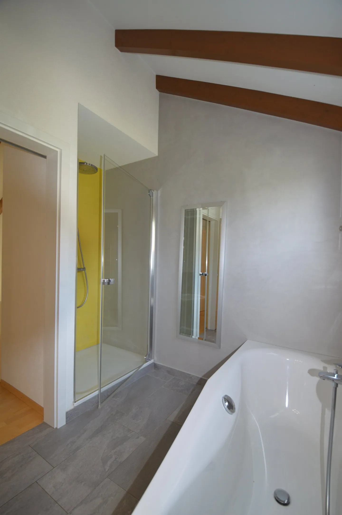 Charming single-family house with idyllic garden and stunning view - Photo 13 of 14