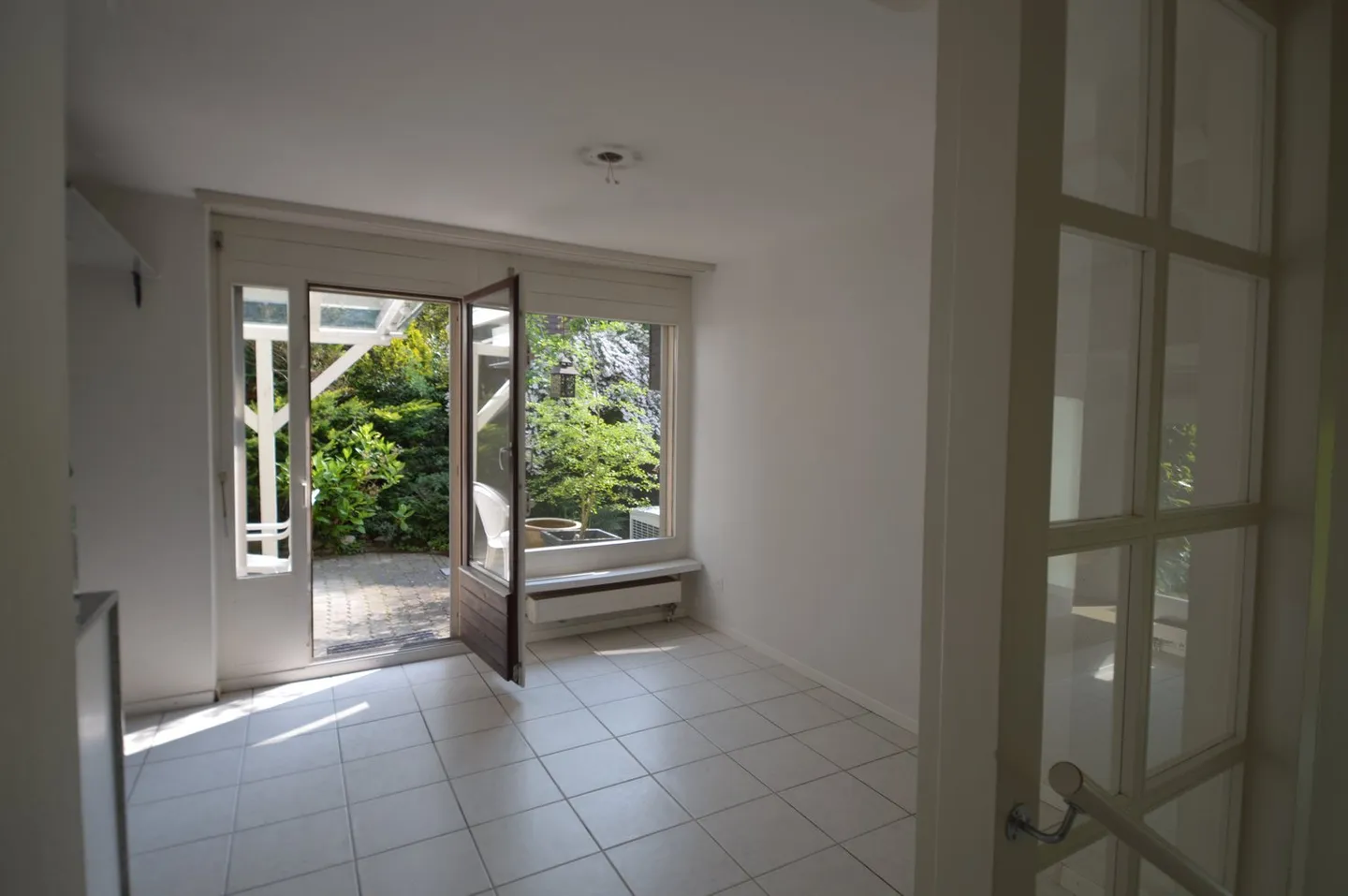 Charming single-family house with idyllic garden and stunning view - Photo 10 of 14