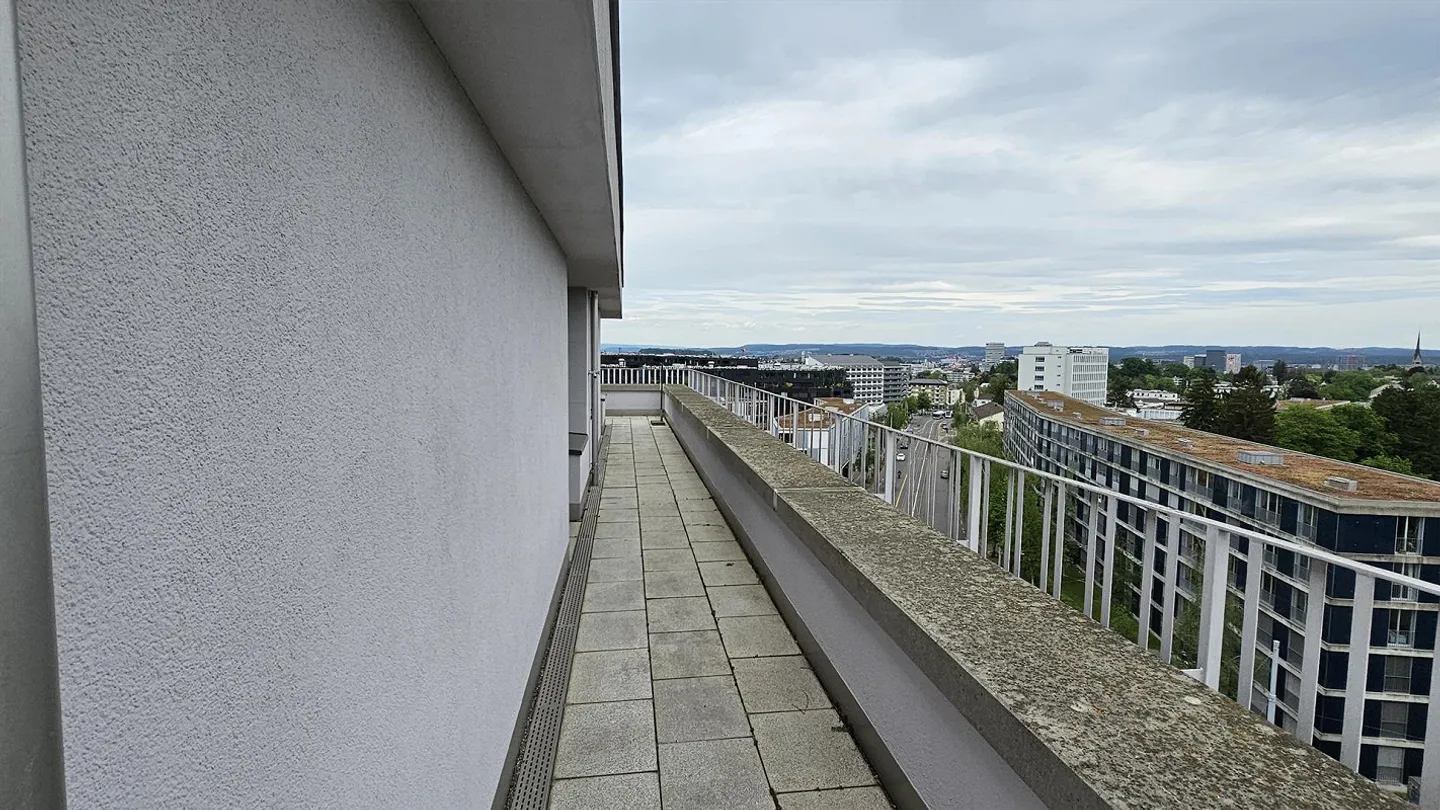 Modernes Penthouse mit Stadtblick - Foto 11 von 17