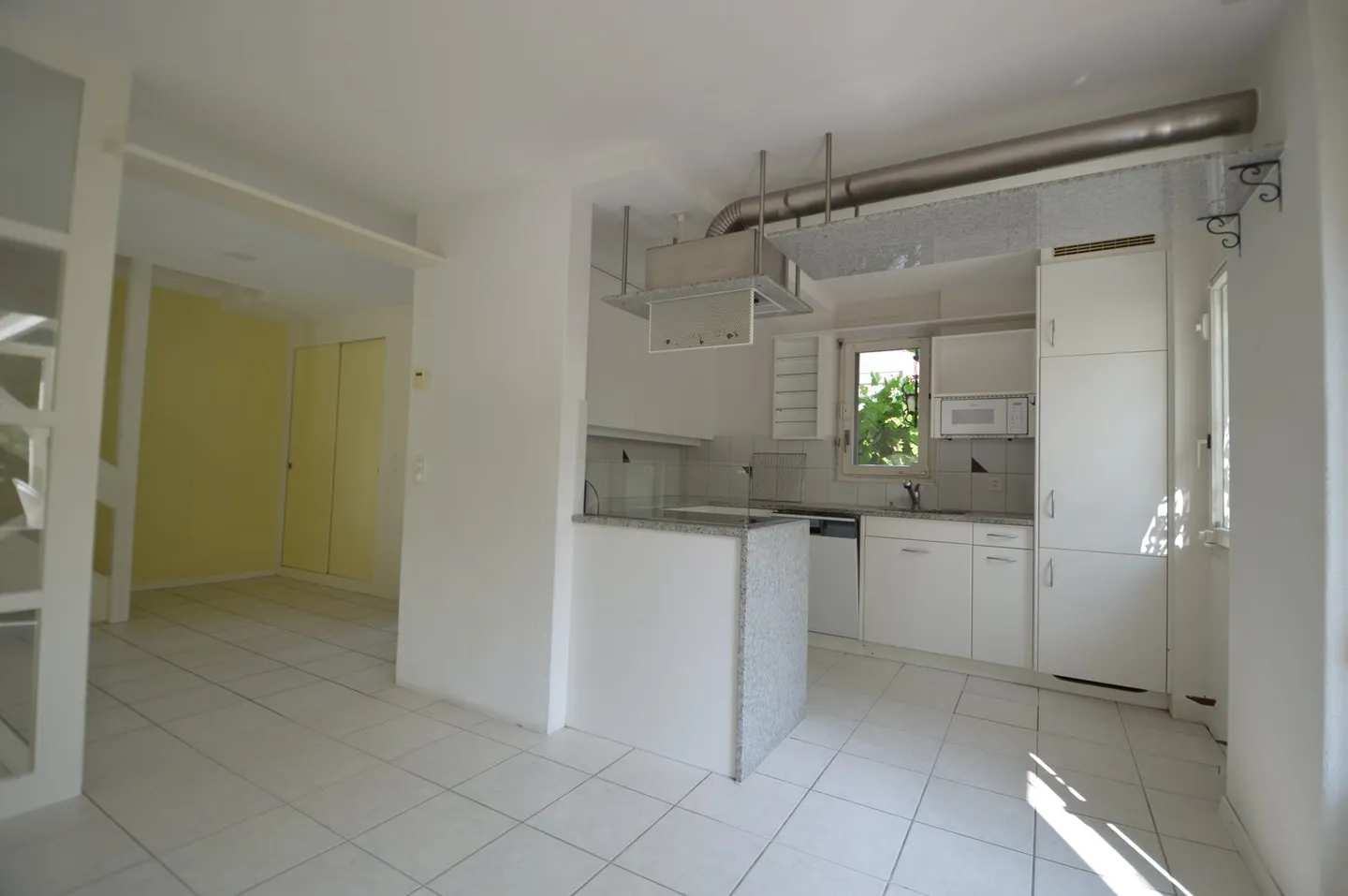 Charming single-family house with idyllic garden and stunning view - Photo 11 of 14