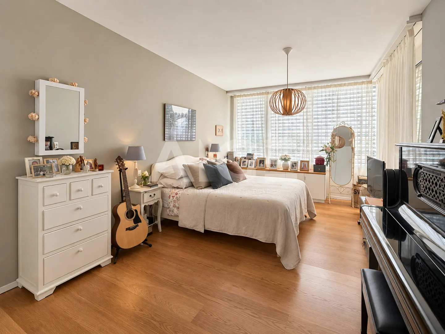 Charming Duplex Apartment - Photo 4 of 8