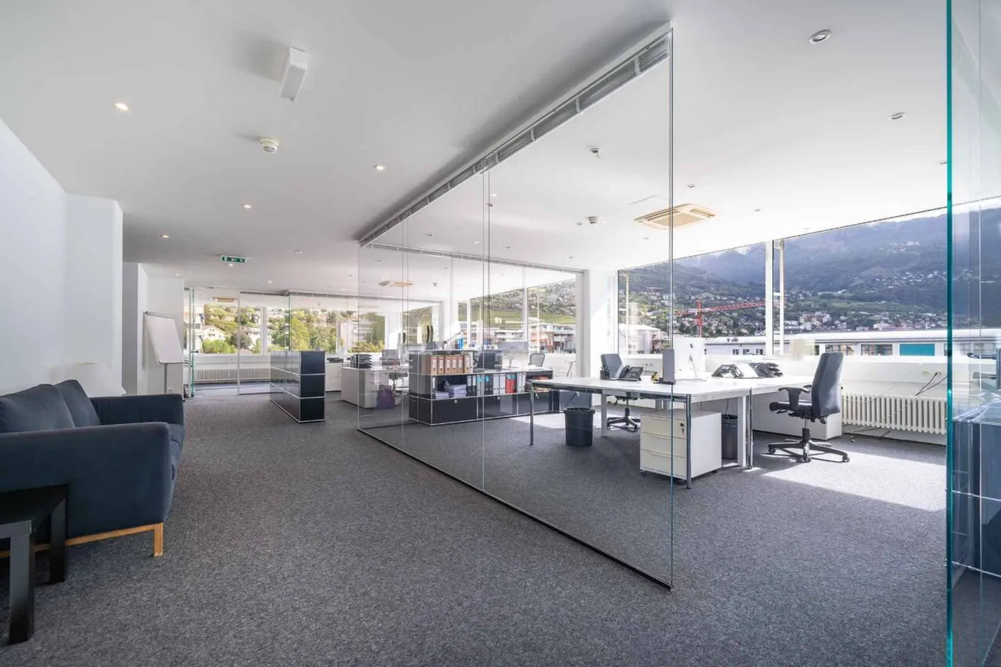 Offrez-vous un cadre de travail unique en colocation avec vue sur le lac. - Photo 6 sur 6