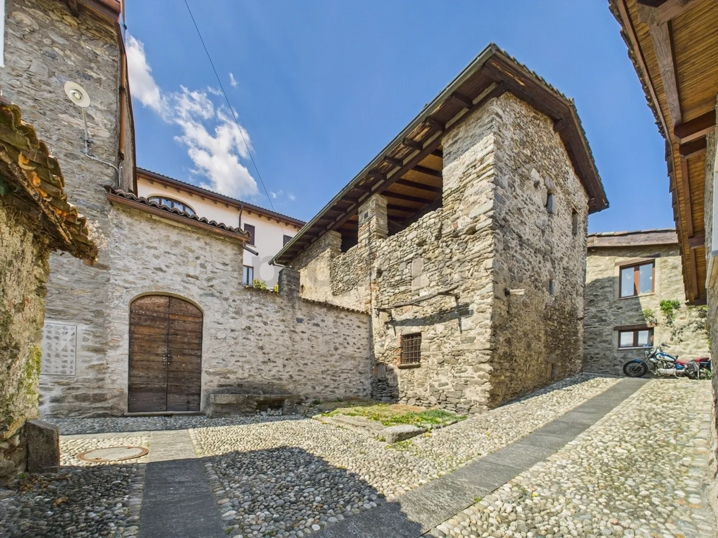 Rustico da ristrutturare nel cuore di Torricella/Taverne  Ottimo investimento - Foto 8 di 9