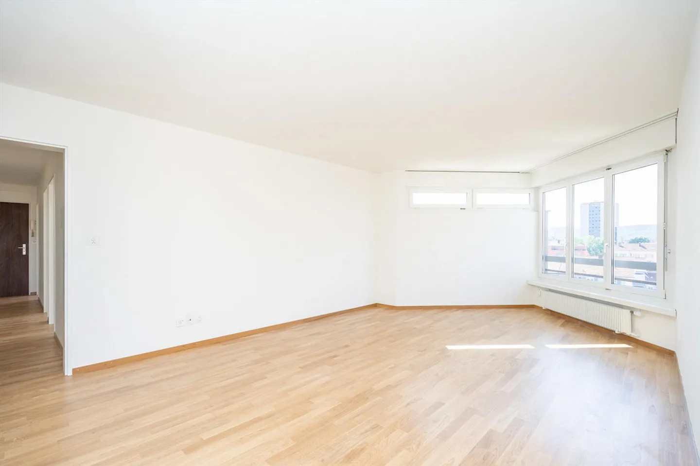 Appartamento moderno con vista sulla città - Foto 3 di 6