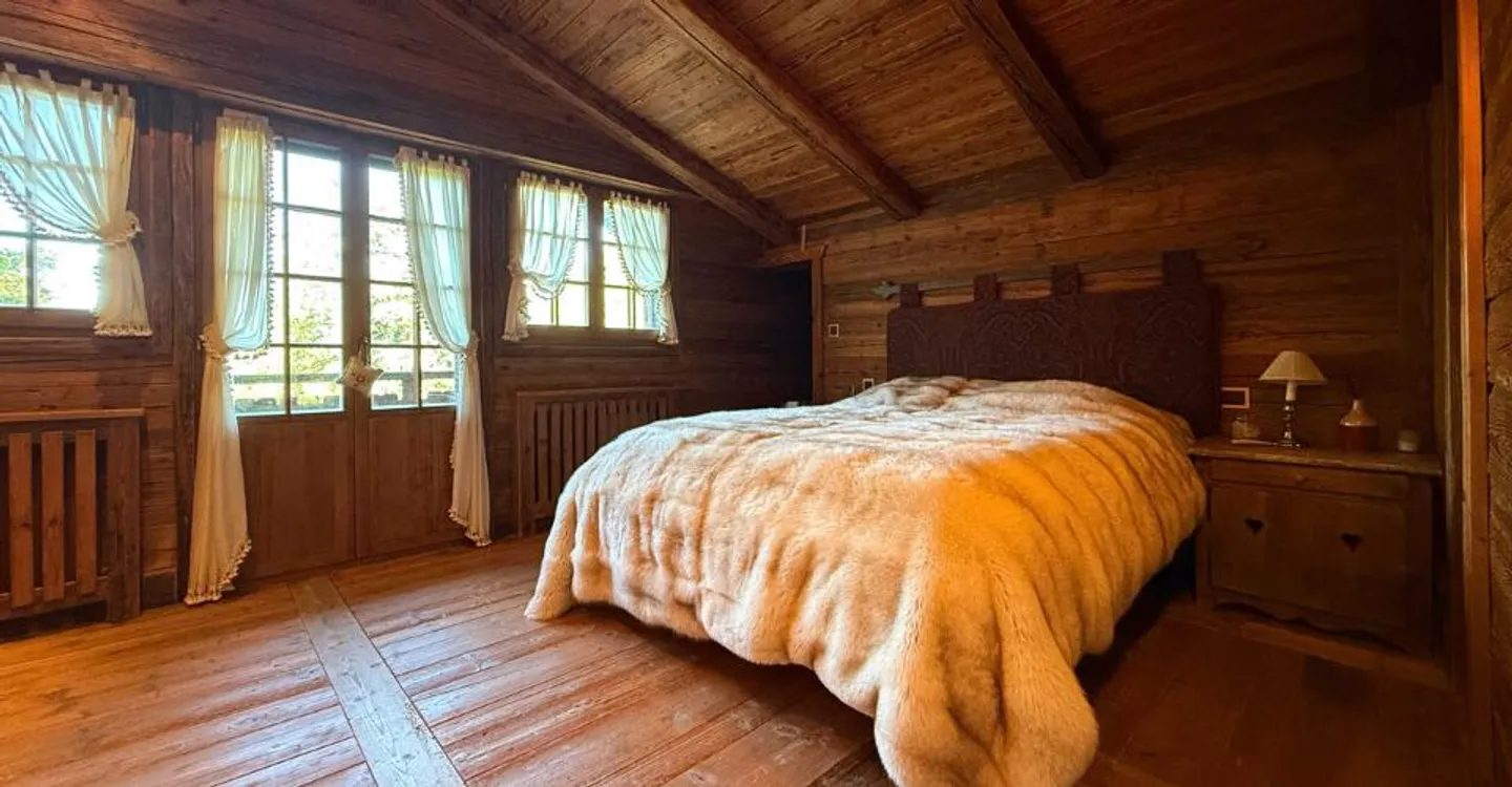 Luxury Chalet 6.5 Rooms + Independent Mazot - Crans-Montana - Photo 4 of 13