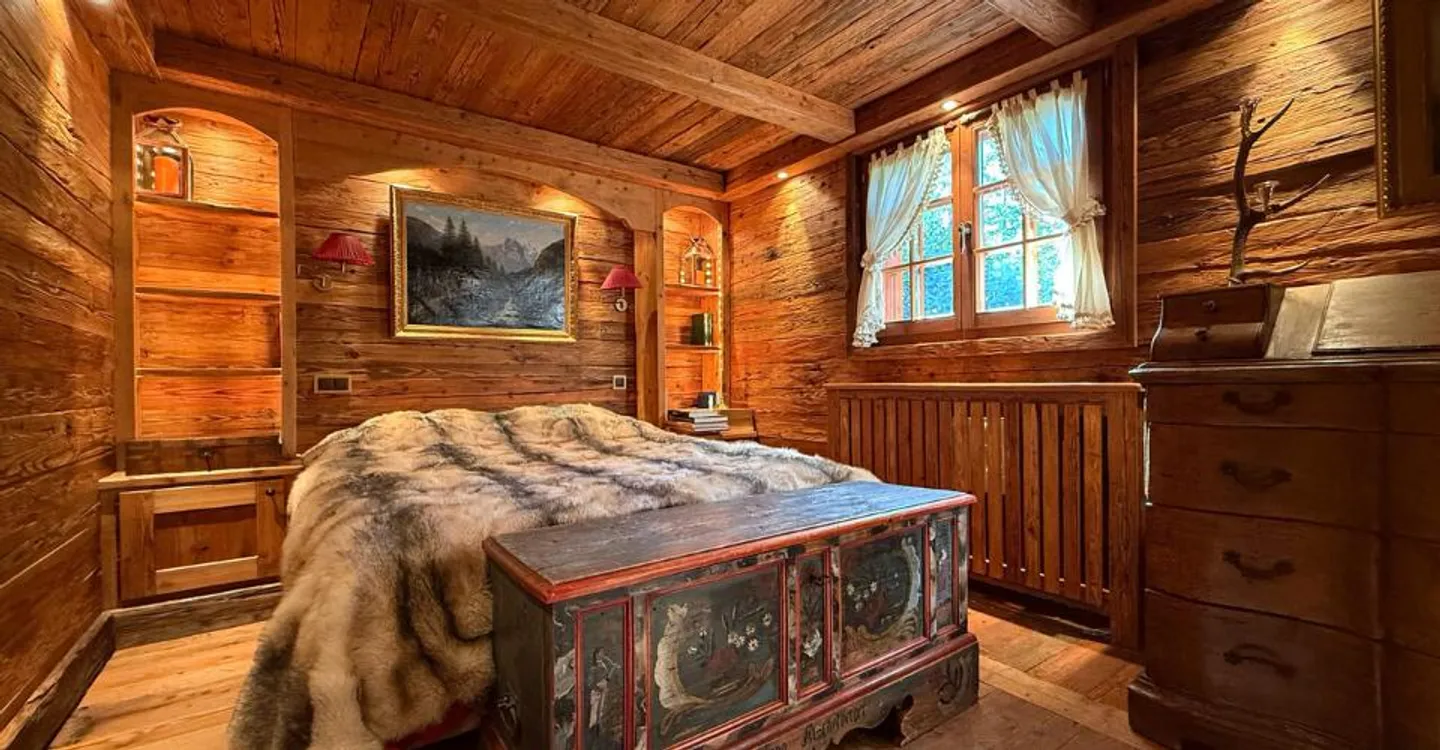 Luxury Chalet 6.5 Rooms + Independent Mazot - Crans-Montana - Photo 5 of 13