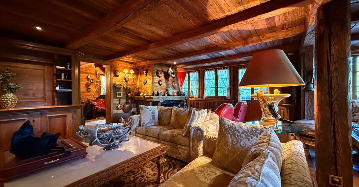 Luxury Chalet 6.5 Rooms + Independent Mazot - Crans-Montana - Photo 8 of 13