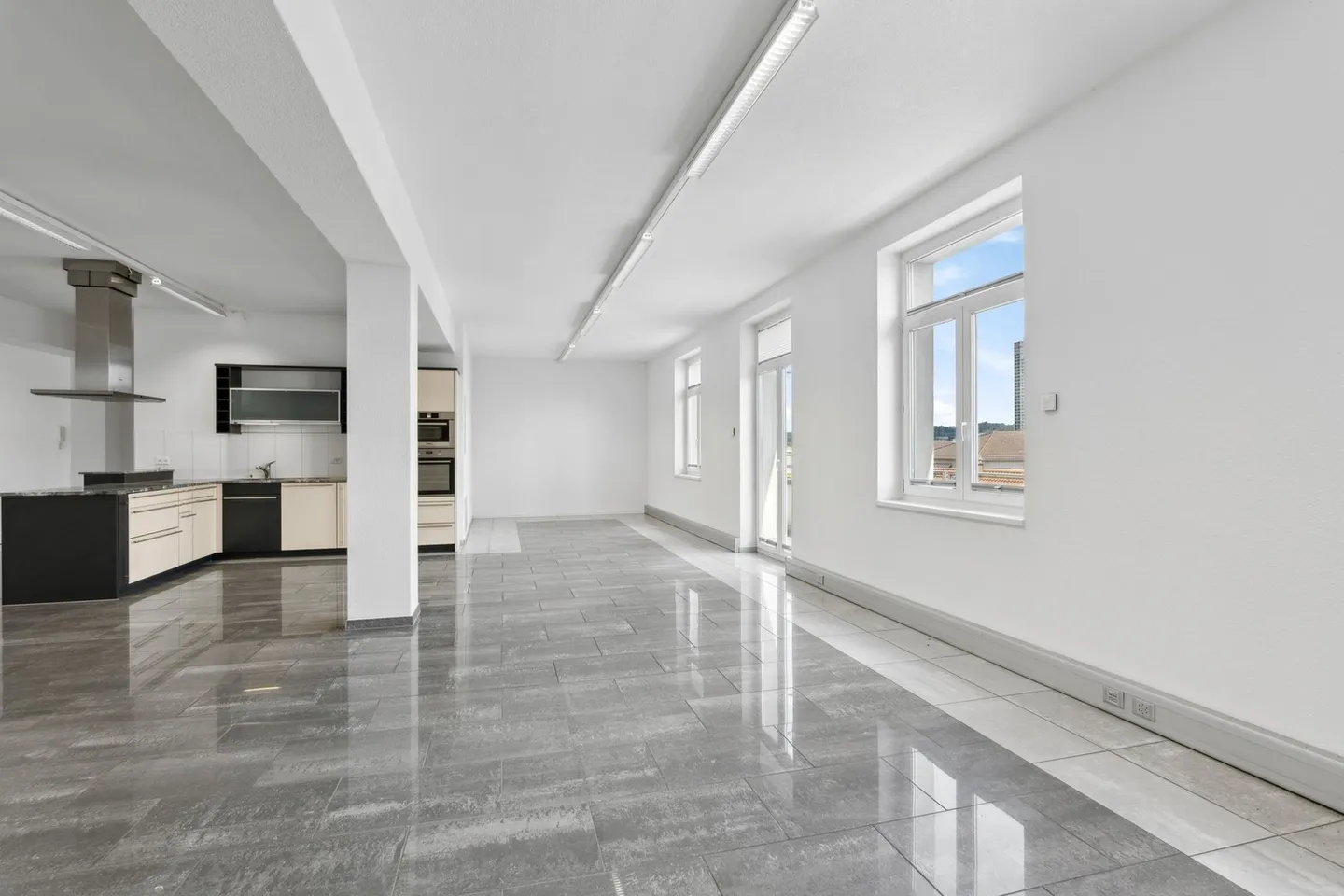 Appartement Loft Stylé avec Vue - Photo 4 sur 6