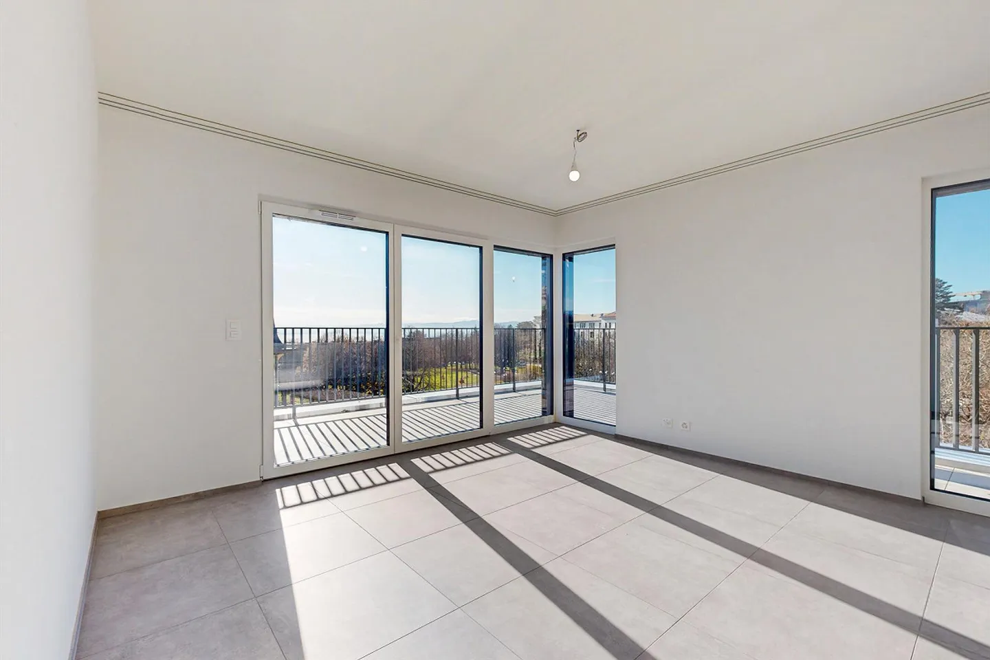 Prachtvolles Attique mit Seeblick - Foto 2 von 13