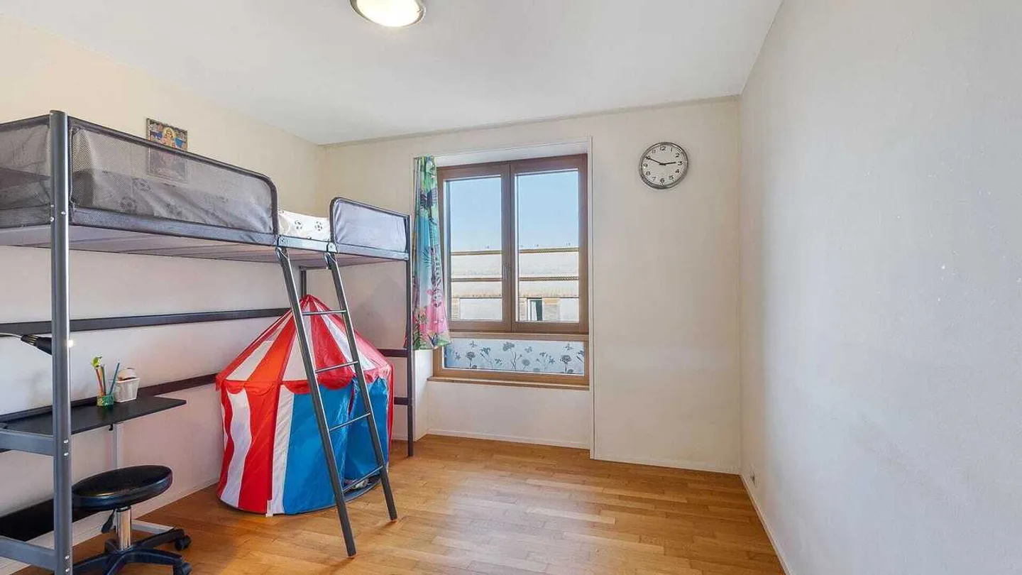 Corner House in Prime Location - Photo 11 of 13