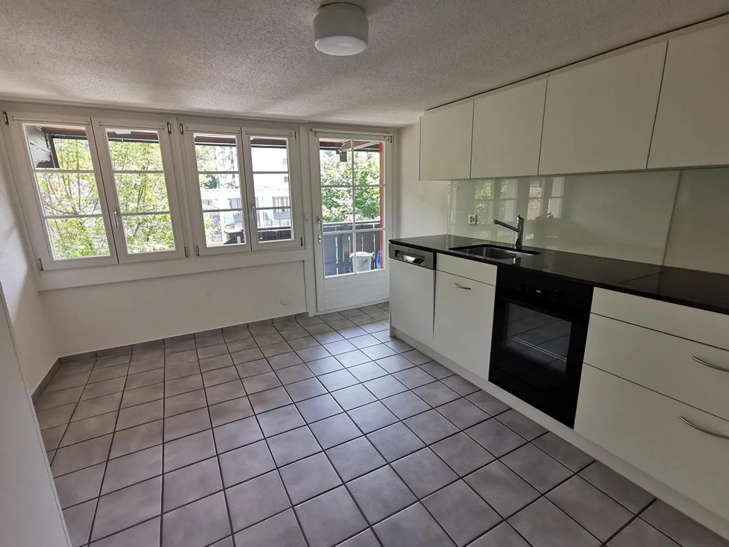 Charming semi-detached family house in a central location - Photo 1 of 10