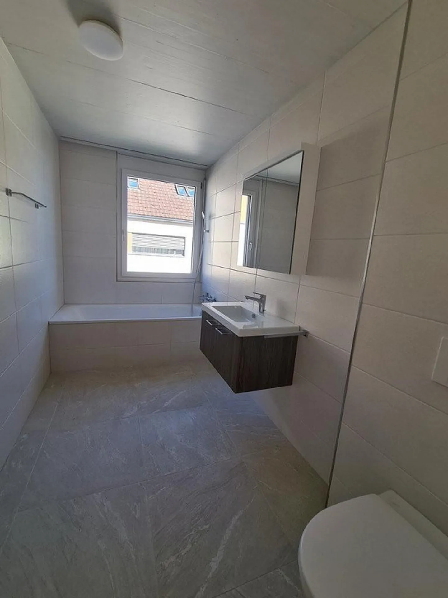 Moderne und grosszügige 3.5 Zimmerwohnung - Foto 5 von 11