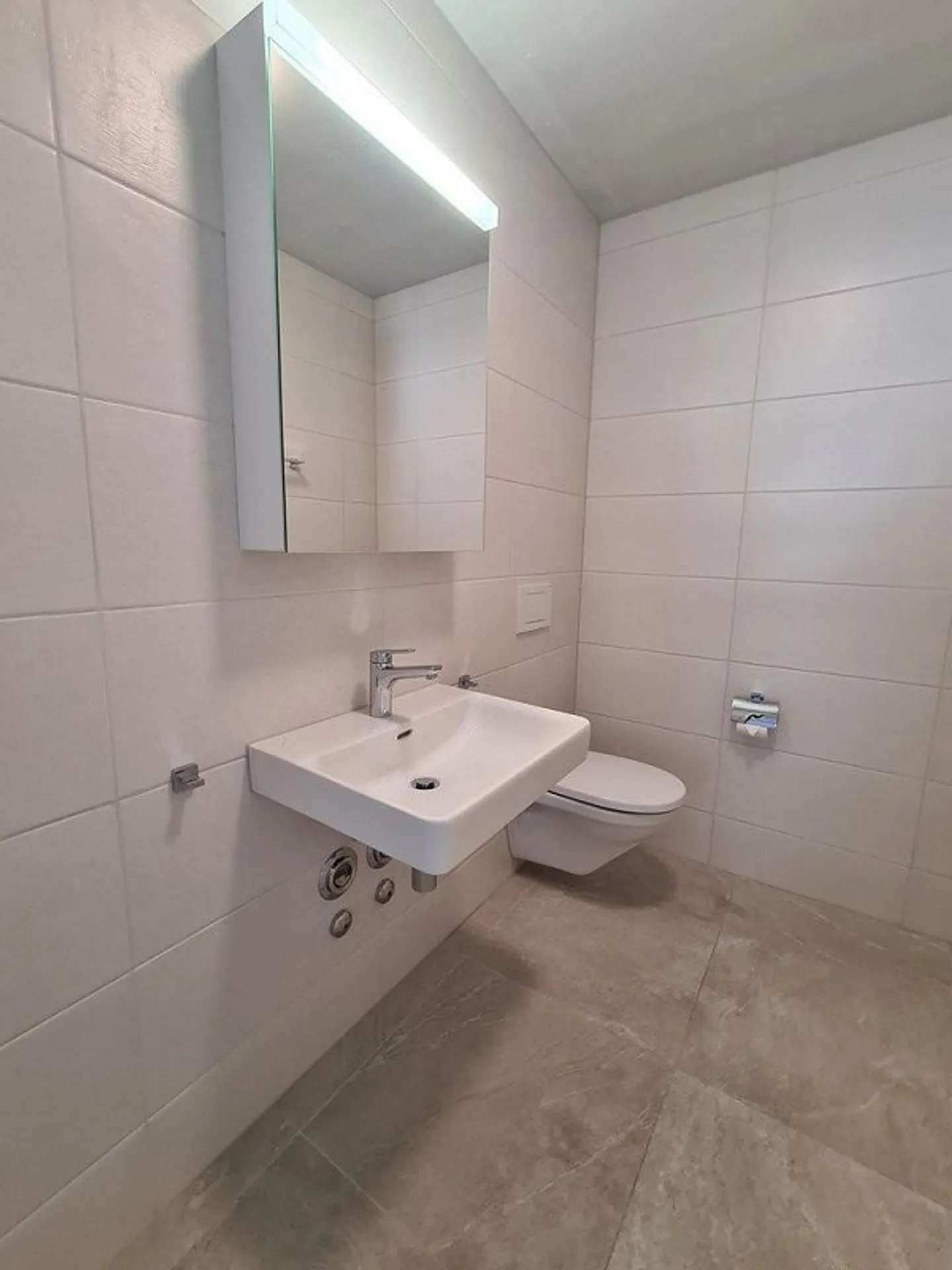 Moderne und grosszügige 3.5 Zimmerwohnung - Foto 6 von 11