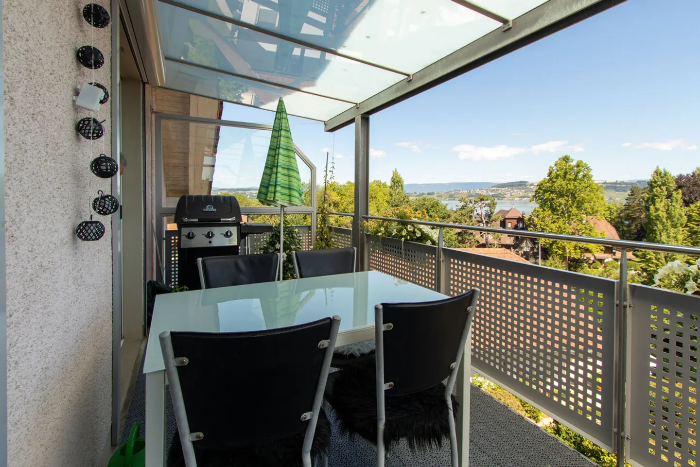 Charming 3.5-room apartment with lake view in Meyriez - Photo 5 of 14