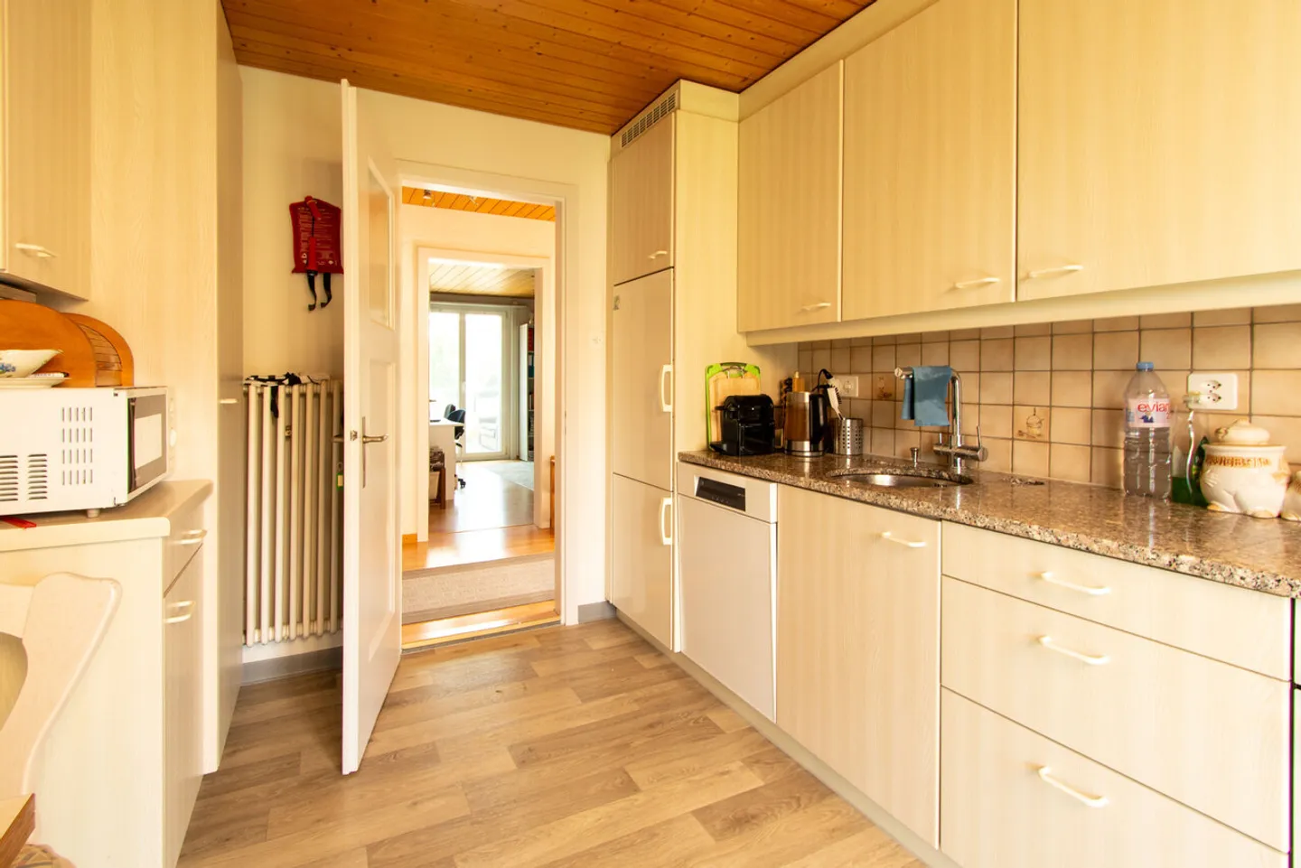 Charming 3.5-room apartment with lake view in Meyriez - Photo 8 of 14